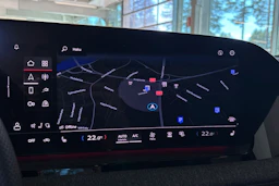 Harmaa Audi Q6 e-tron 2025 kuva 18.
