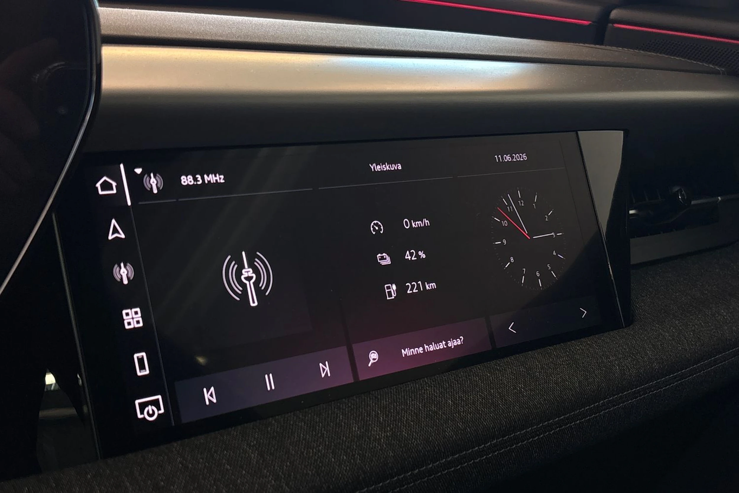 Harmaa Audi Q6 e-tron 2025 kuva 19.