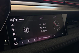 Harmaa Audi Q6 e-tron 2025 kuva 19.