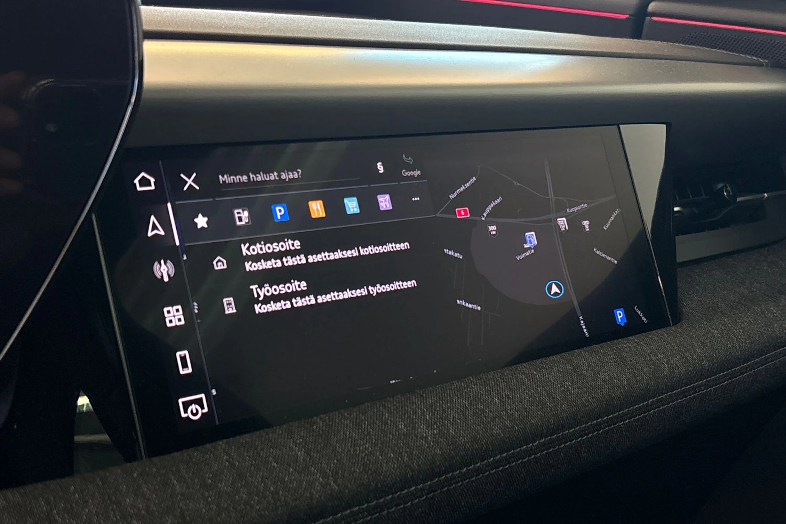 Harmaa Audi Q6 e-tron 2025 kuva 20.
