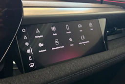 Harmaa Audi Q6 e-tron 2025 kuva 21.