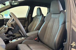 Harmaa Audi Q6 e-tron 2025 kuva 28.