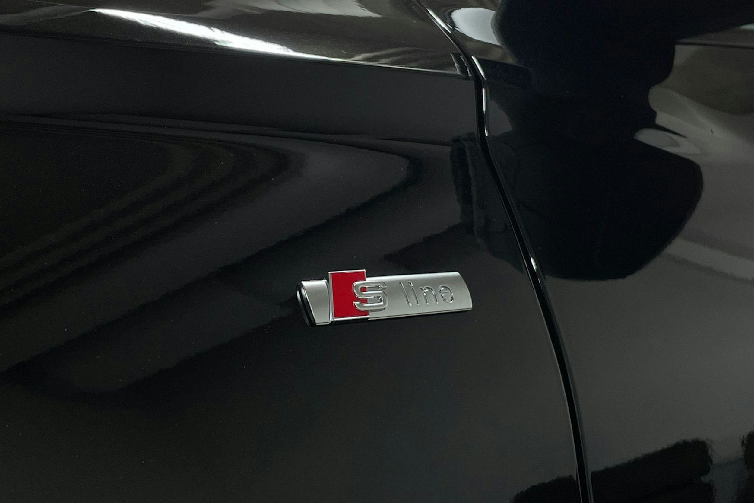 met. musta Audi Q6 e-tron 2025 kuva 10.