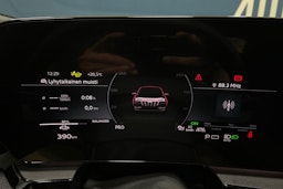 met. musta Audi Q6 e-tron 2025 kuva 15.