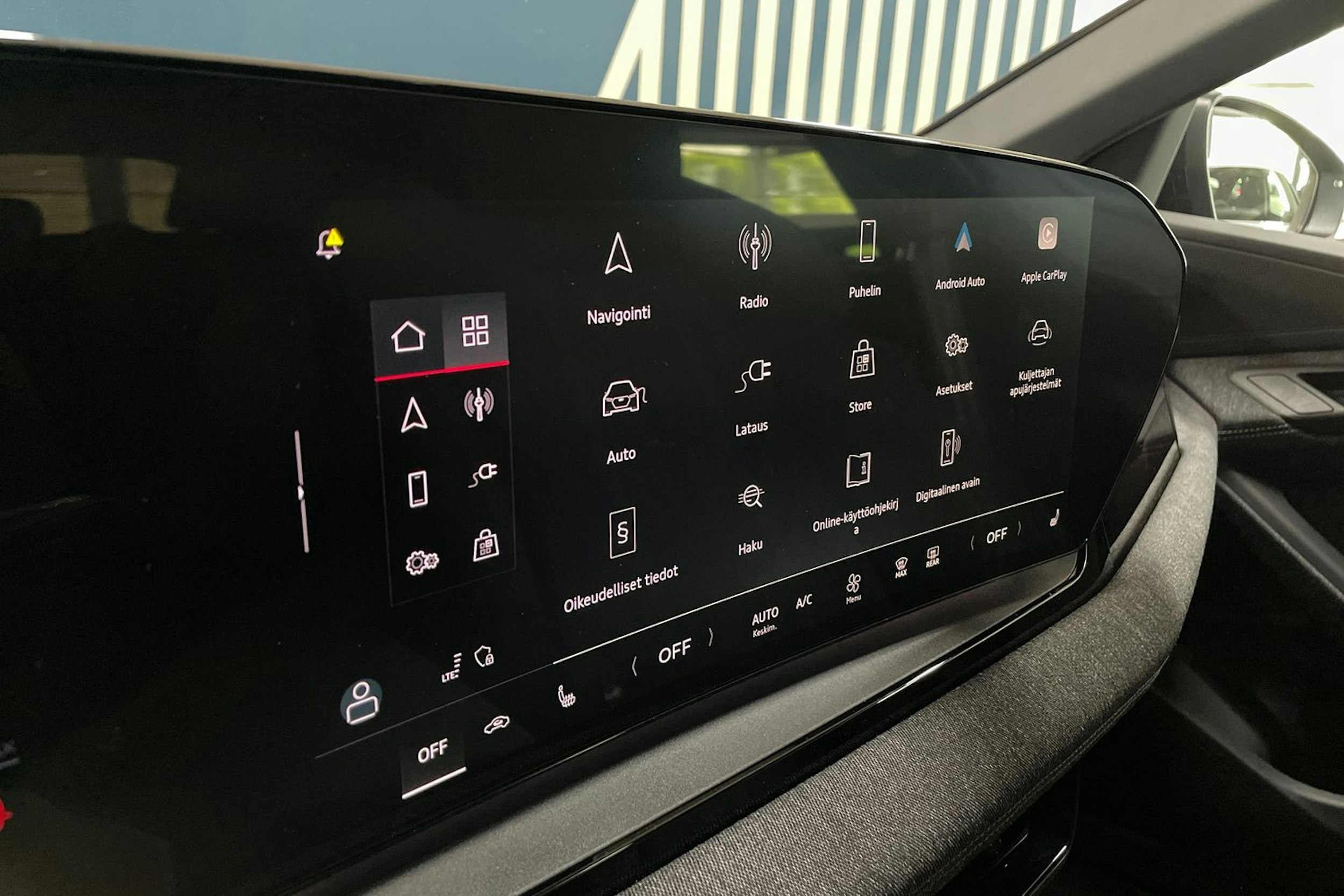 met. musta Audi Q6 e-tron 2025 kuva 21.
