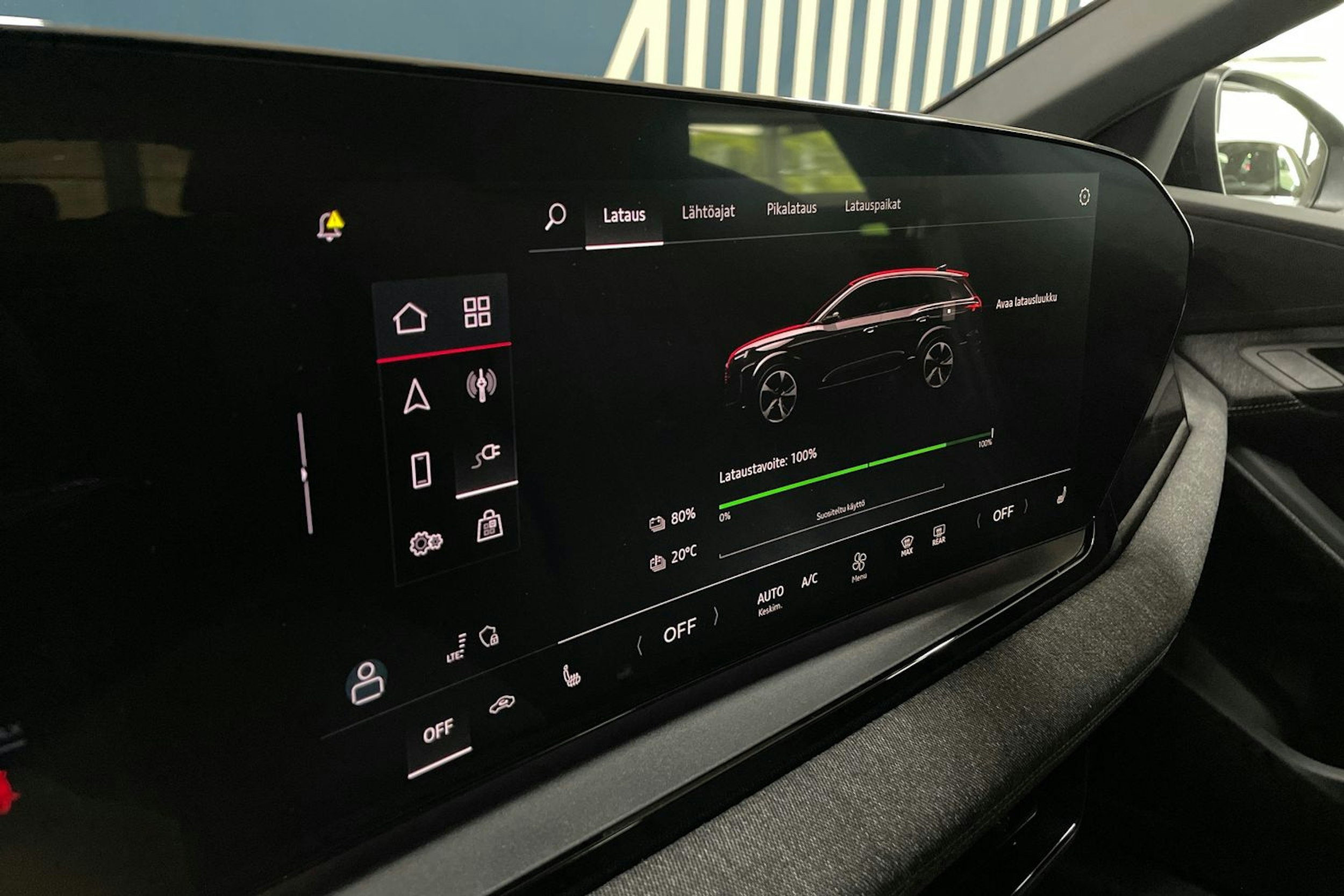 met. musta Audi Q6 e-tron 2025 kuva 25.