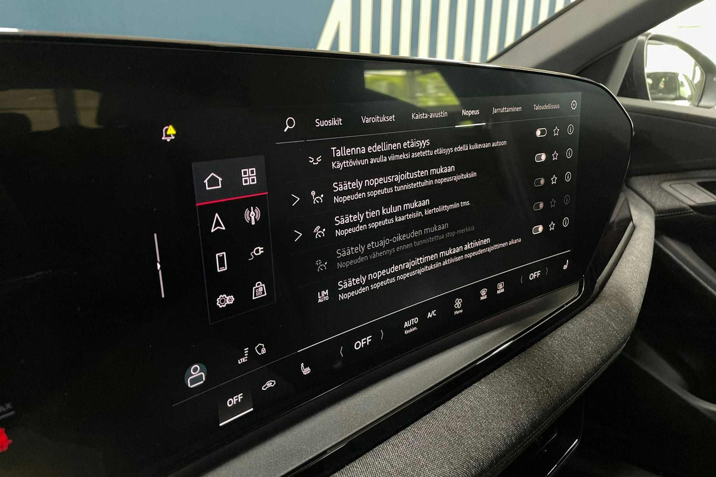 met. musta Audi Q6 e-tron 2025 kuva 29.