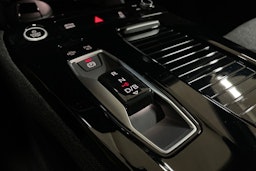 met. musta Audi Q6 e-tron 2025 kuva 37.