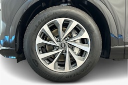 met. musta Audi Q6 e-tron 2025 kuva 9.