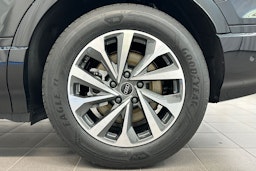 met. musta Audi Q6 e-tron 2025 kuva 10.