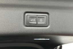 met. musta Audi Q6 e-tron 2025 kuva 12.