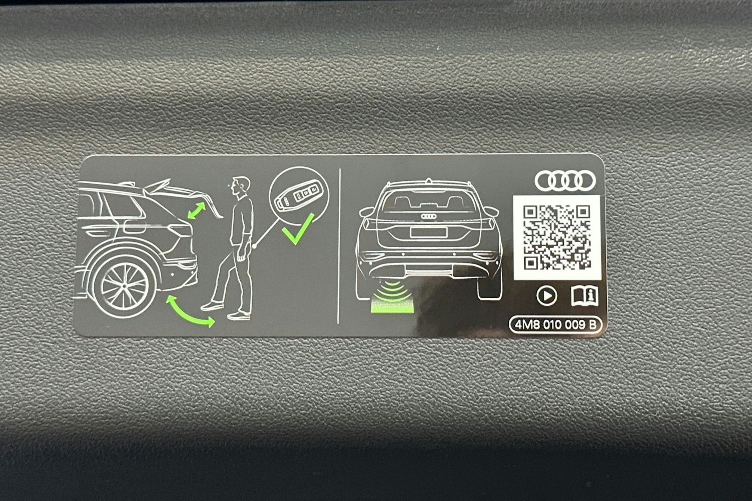 met. musta Audi Q6 e-tron 2025 kuva 13.