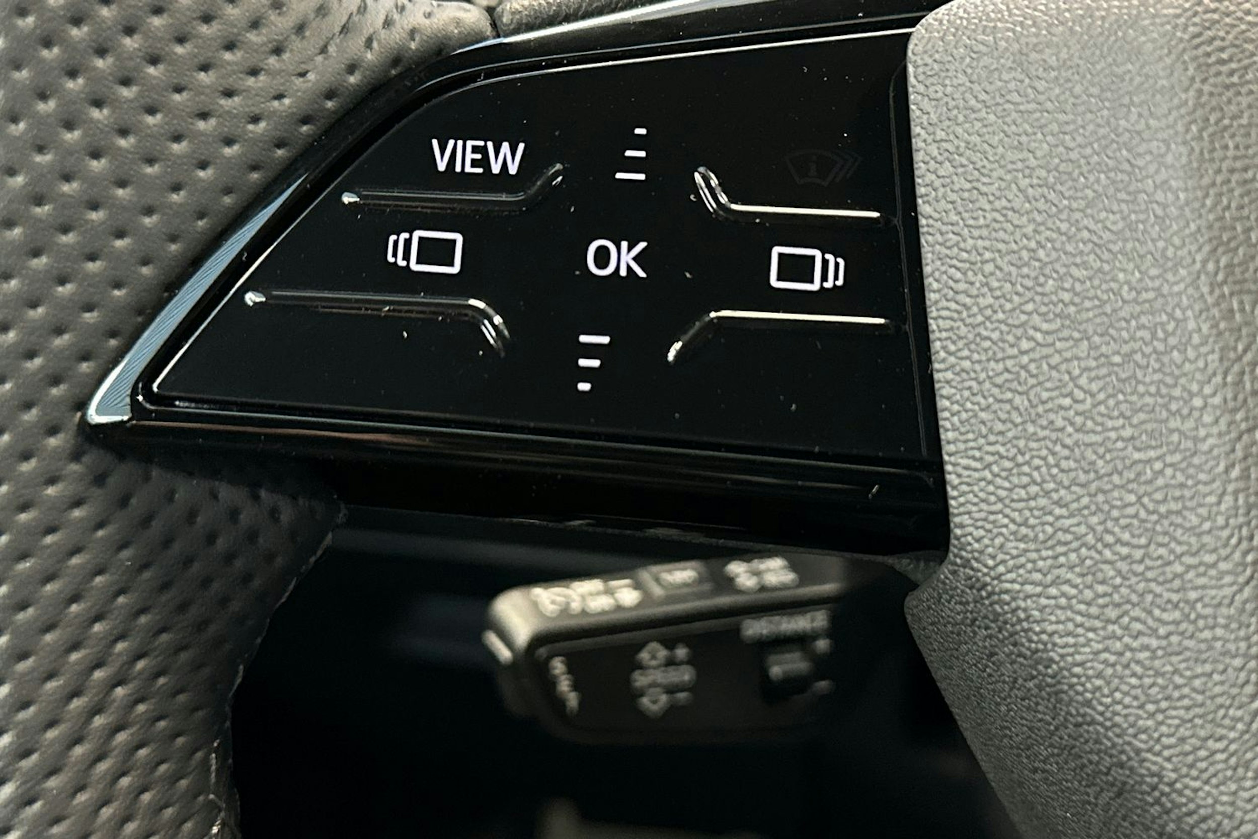 met. musta Audi Q6 e-tron 2025 kuva 21.