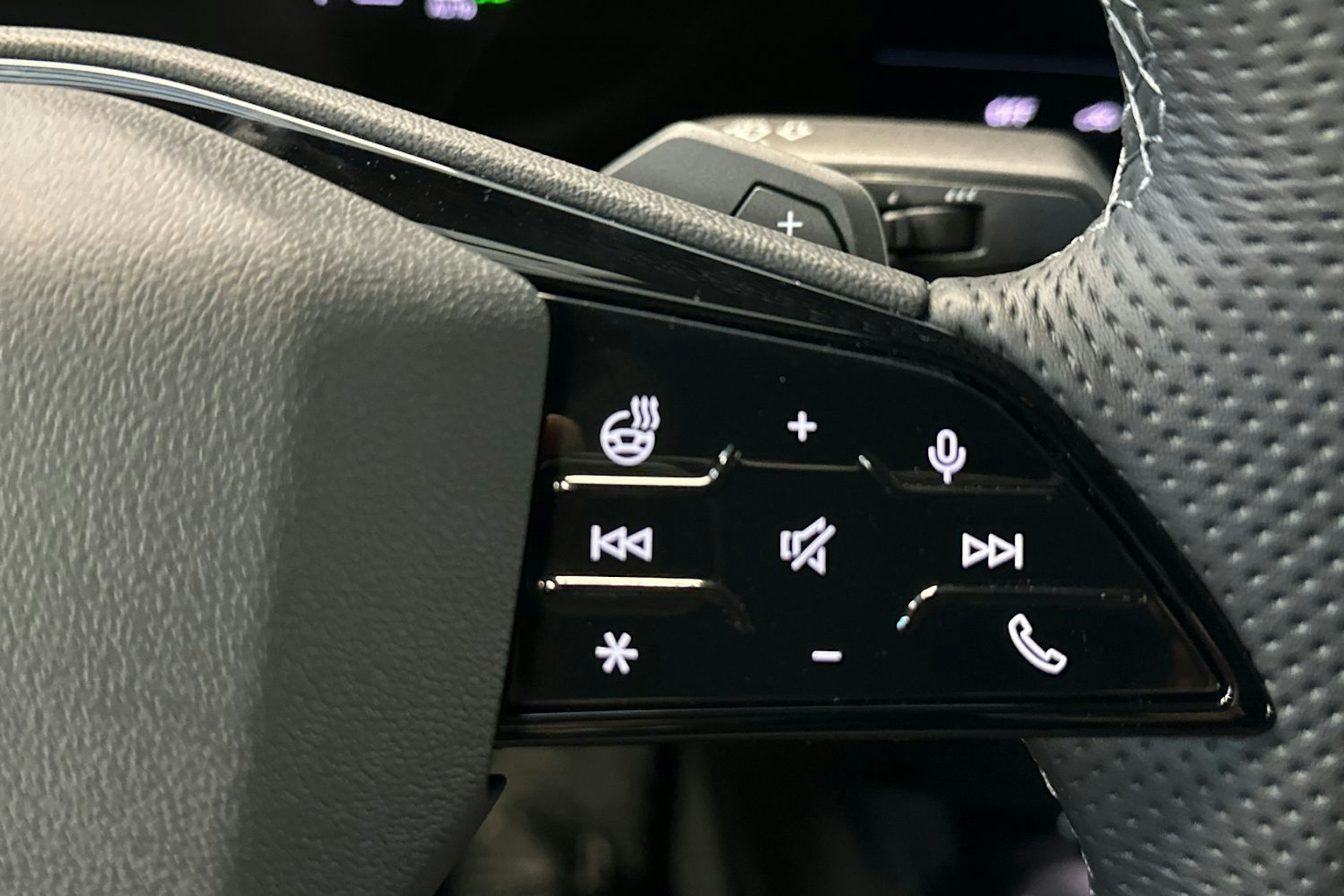 met. musta Audi Q6 e-tron 2025 kuva 22.