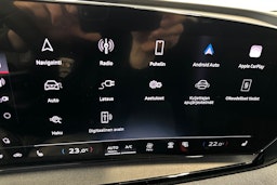 met. musta Audi Q6 e-tron 2025 kuva 26.