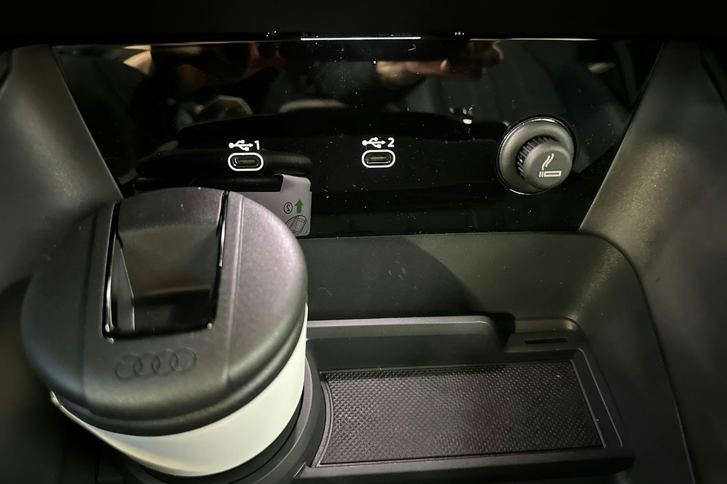 met. musta Audi Q6 e-tron 2025 kuva 27.