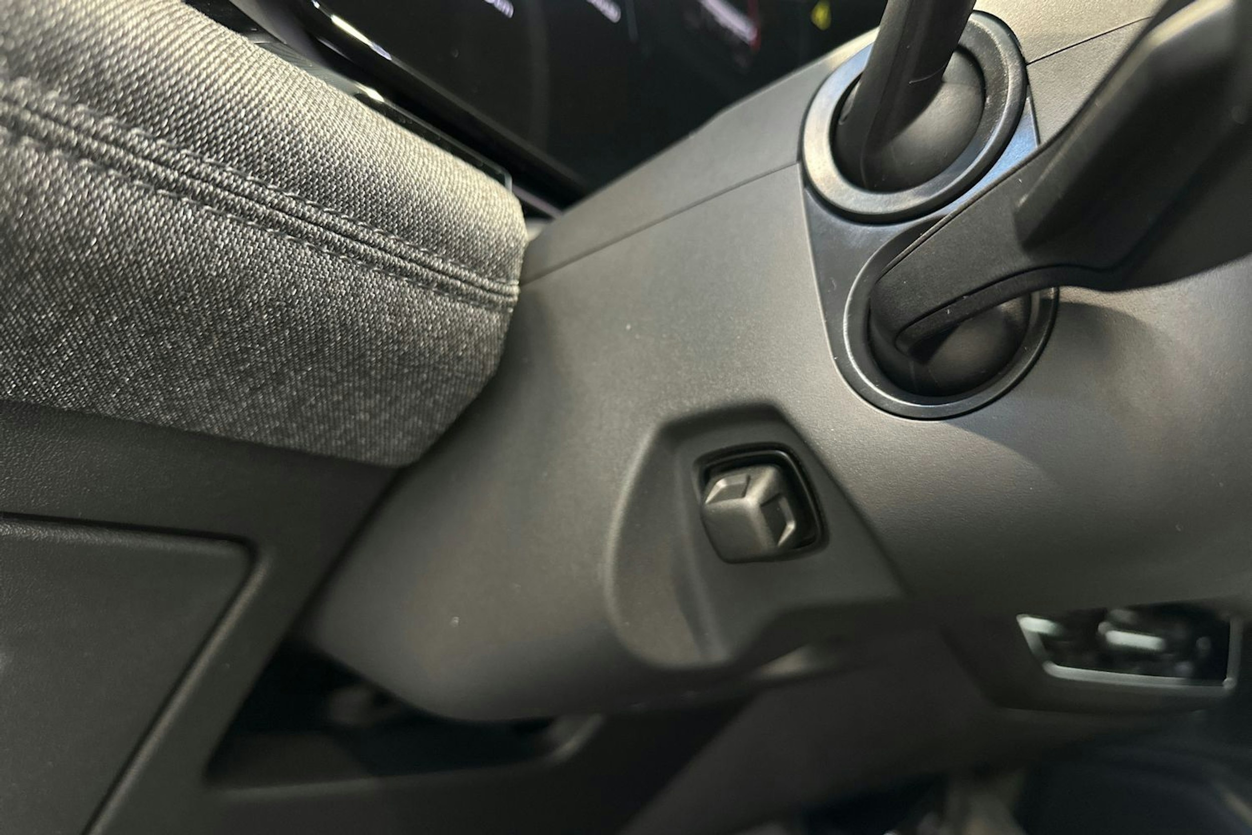 met. musta Audi Q6 e-tron 2025 kuva 29.