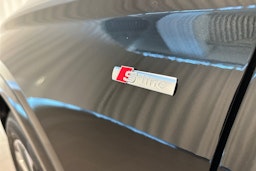 met. musta Audi Q6 e-tron 2025 kuva 34.