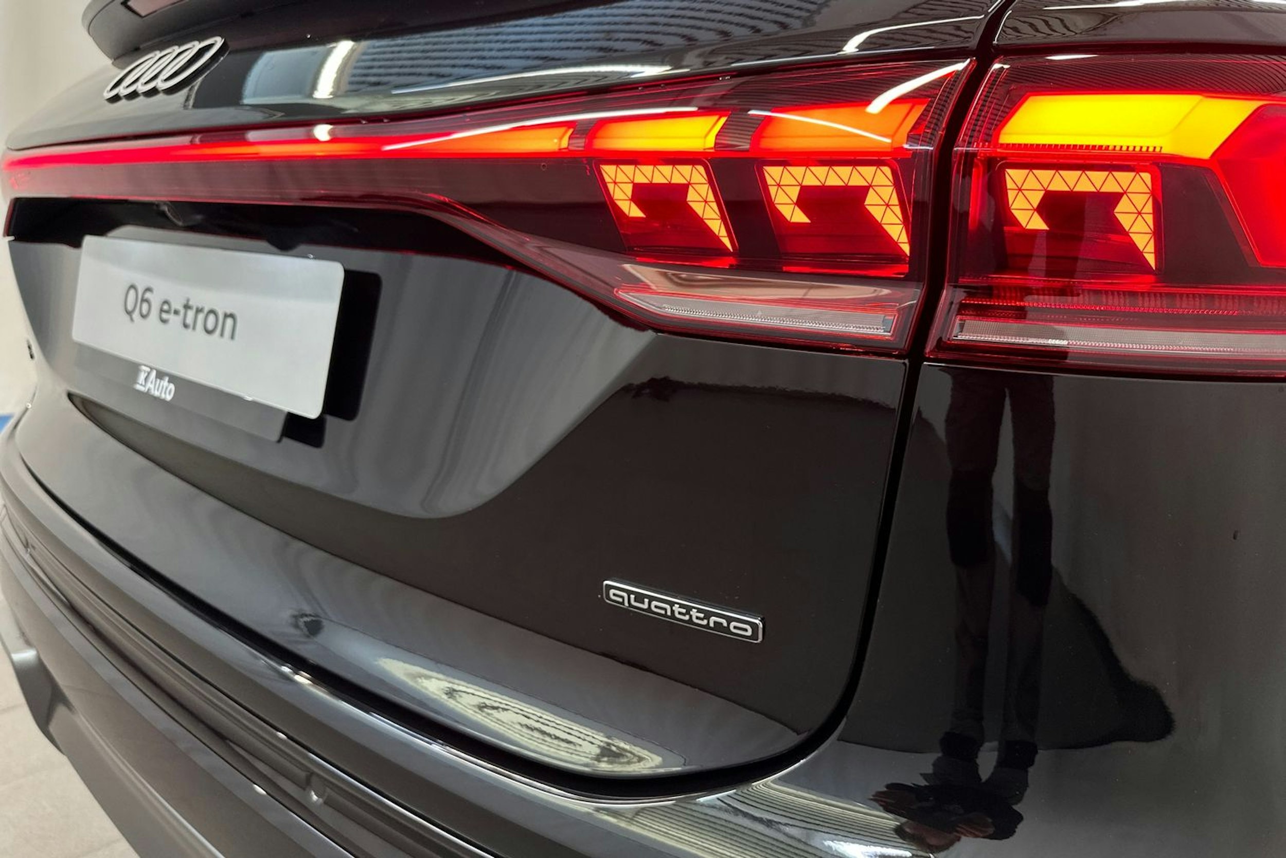 met. musta Audi Q6 e-tron 2025 kuva 35.