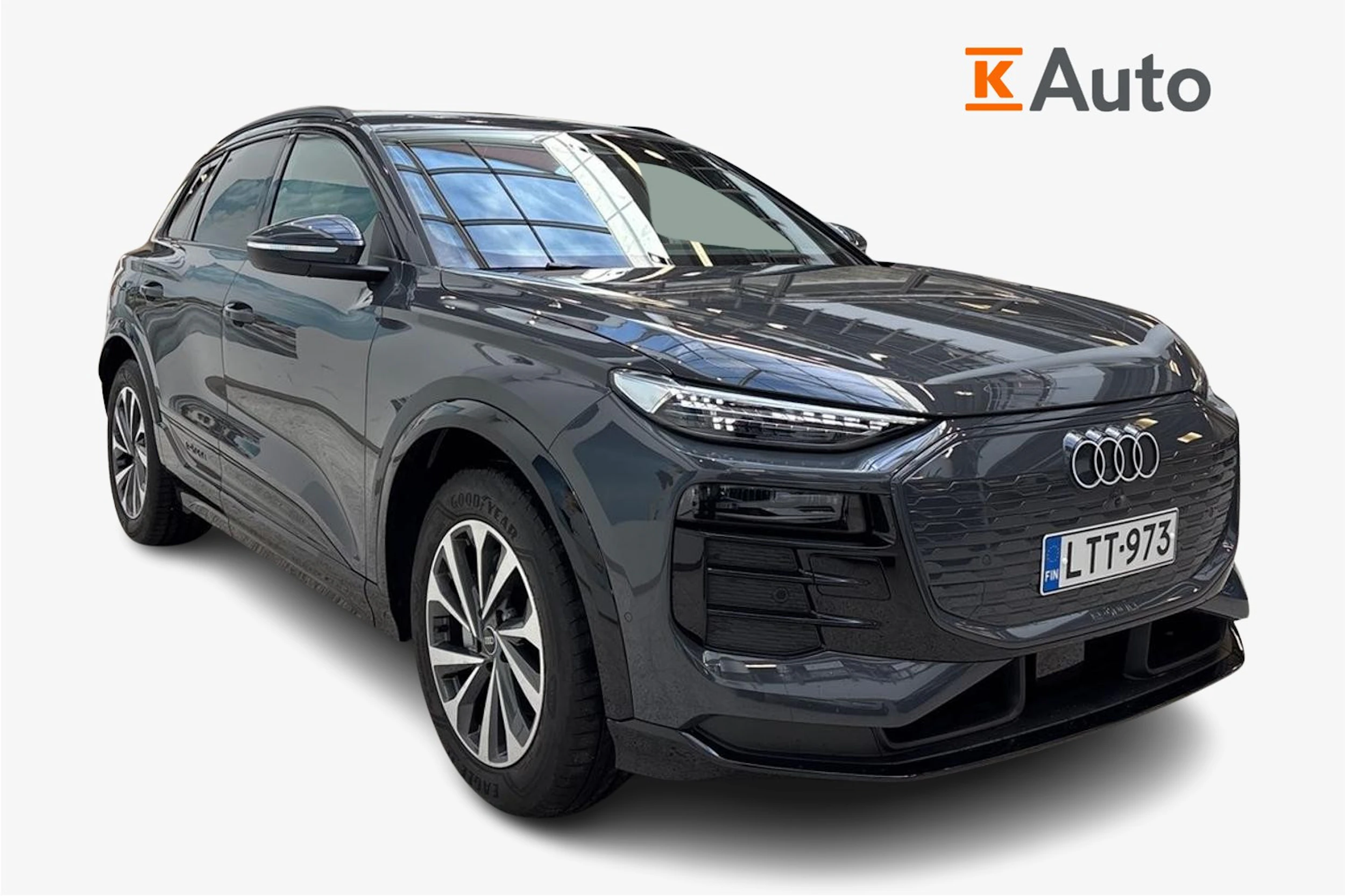 harmaa Audi Q6 e-tron 2025 kuva 1.