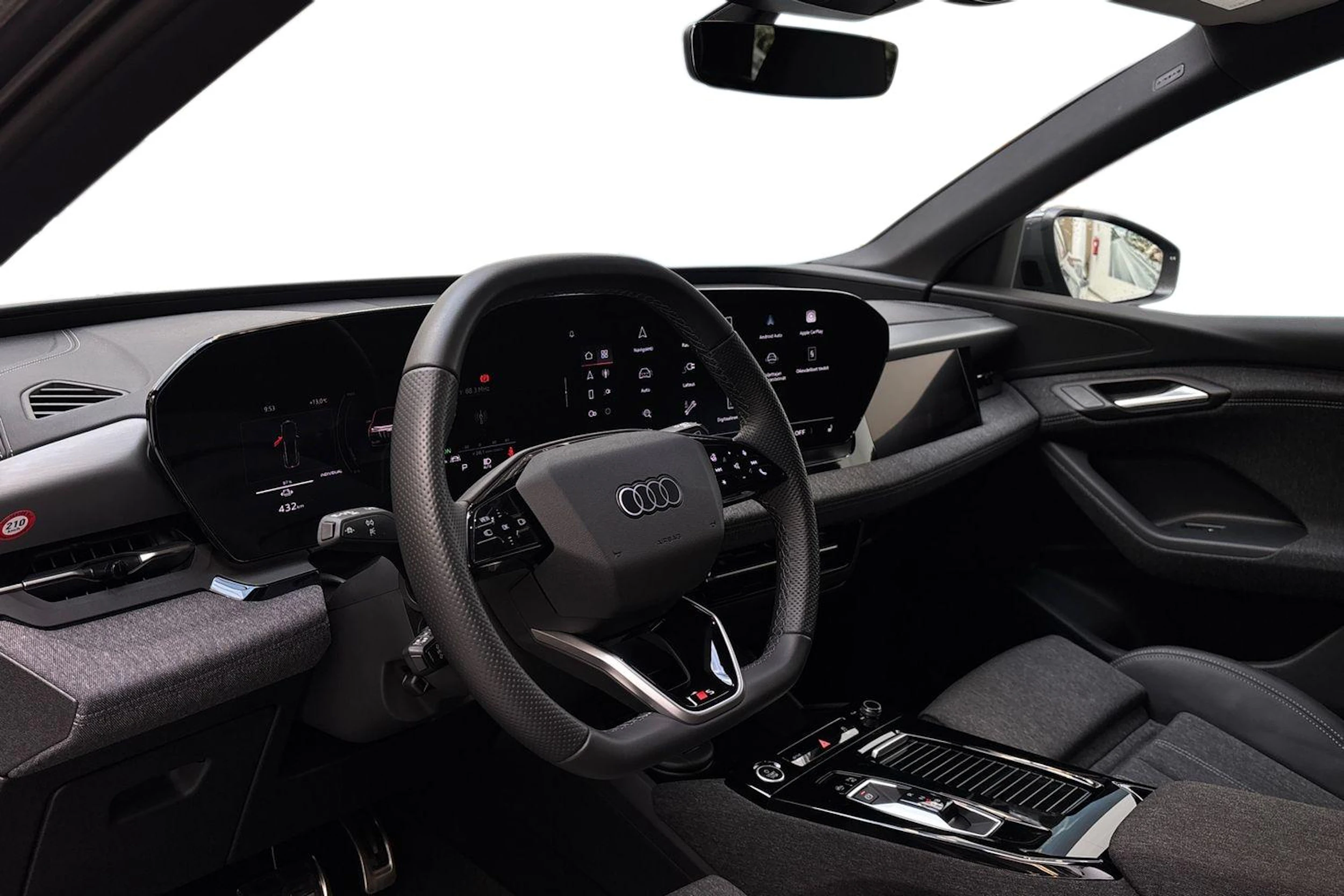 harmaa Audi Q6 e-tron 2025 kuva 6.