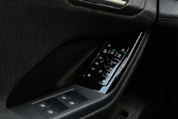 harmaa Audi Q6 e-tron 2025 kuva 17.