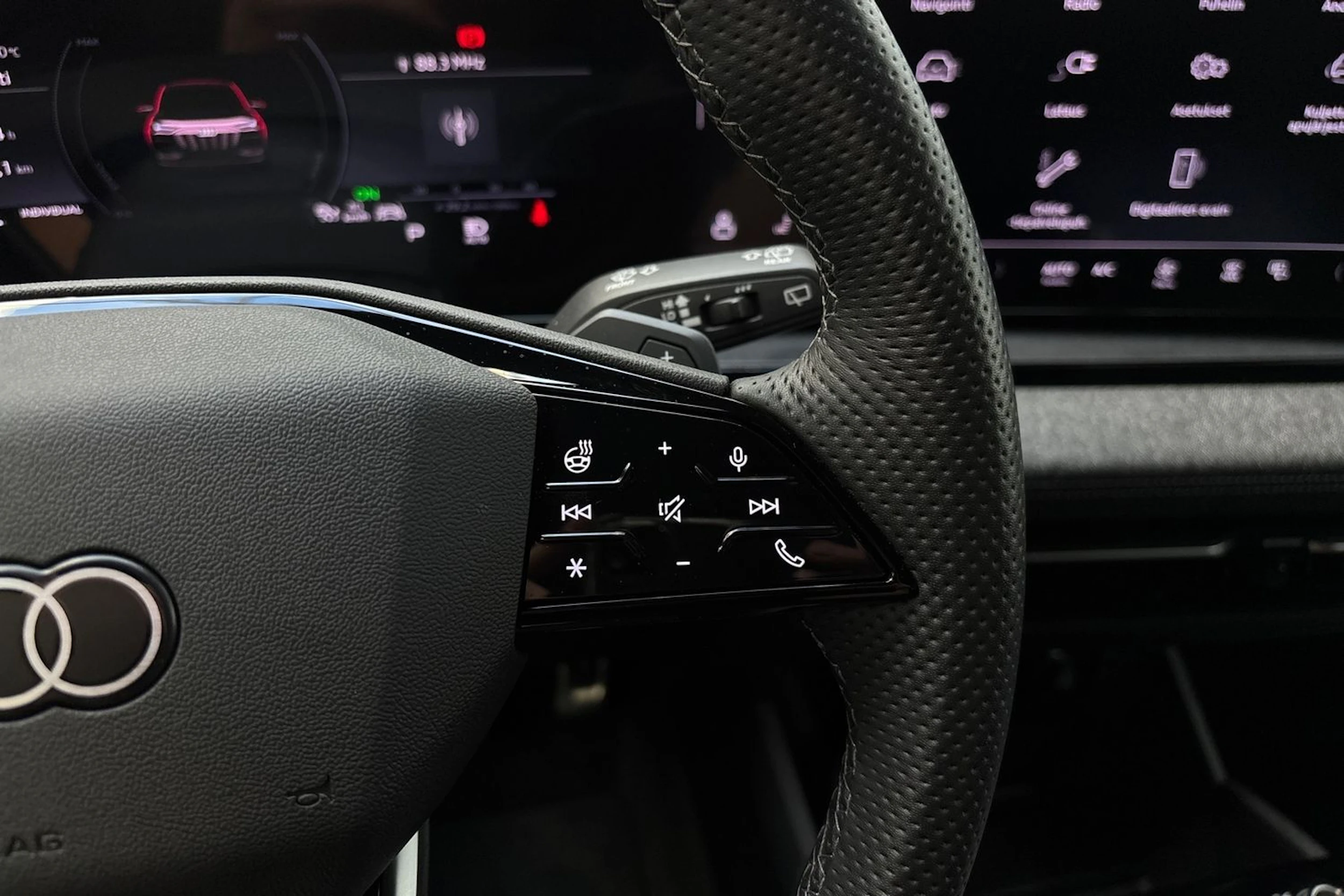 harmaa Audi Q6 e-tron 2025 kuva 19.