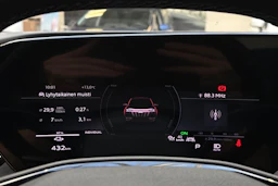 harmaa Audi Q6 e-tron 2025 kuva 20.