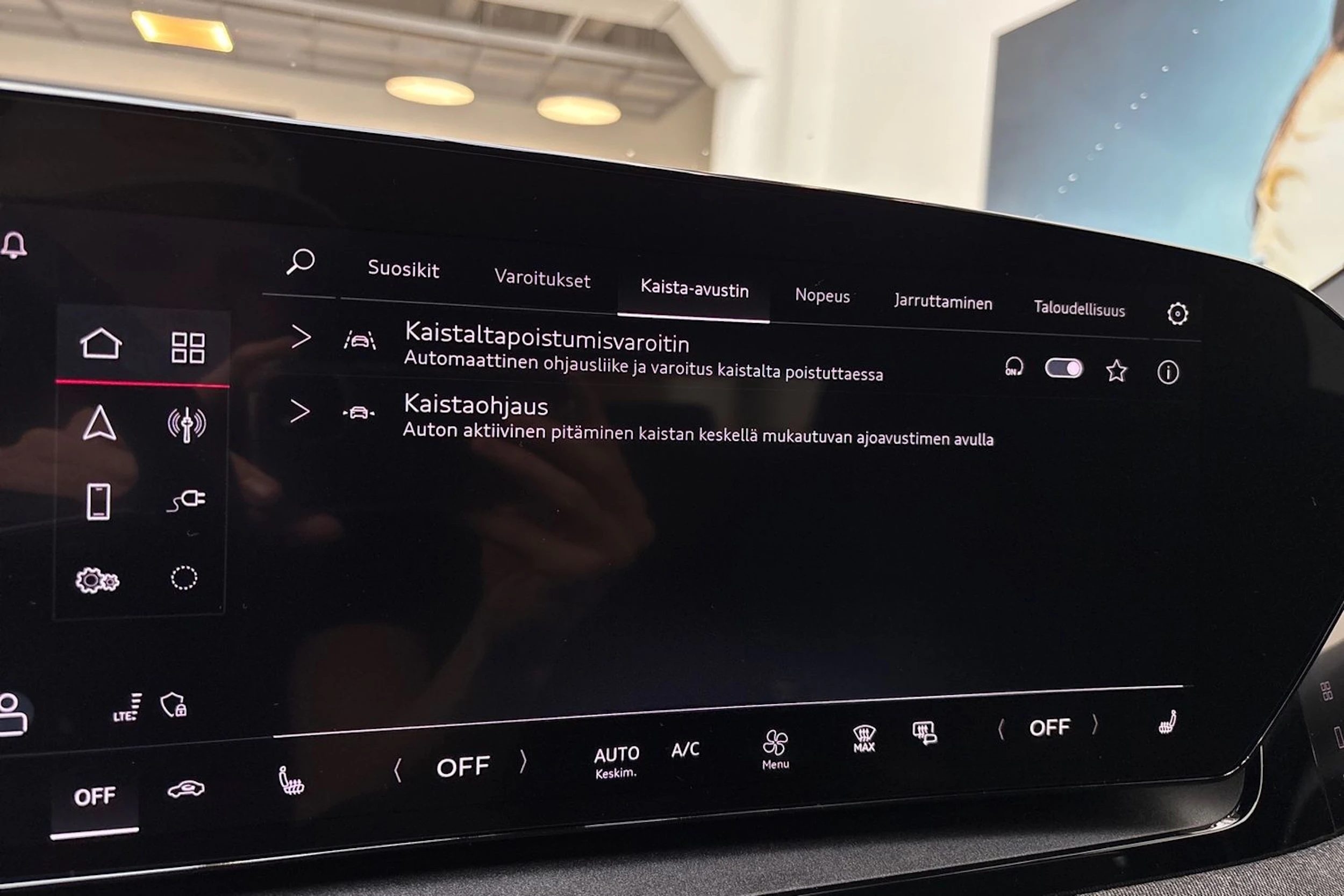 harmaa Audi Q6 e-tron 2025 kuva 29.