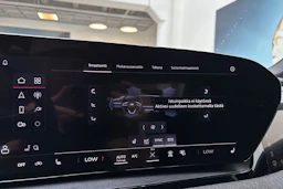 harmaa Audi Q6 e-tron 2025 kuva 32.