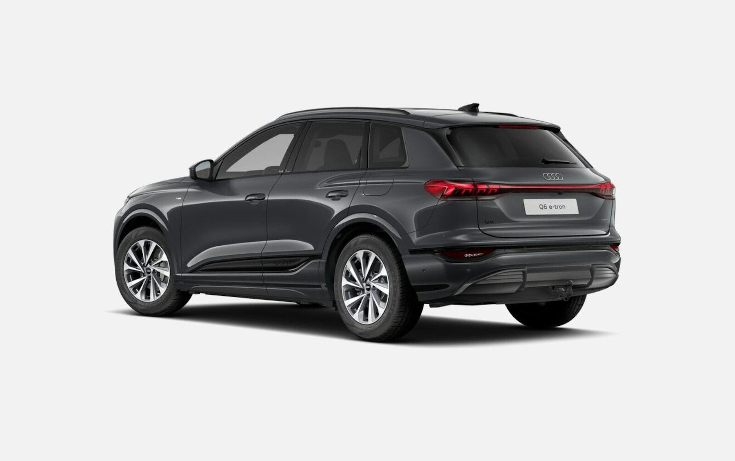 harmaa Audi Q6 e-tron 2025 kuva 3.