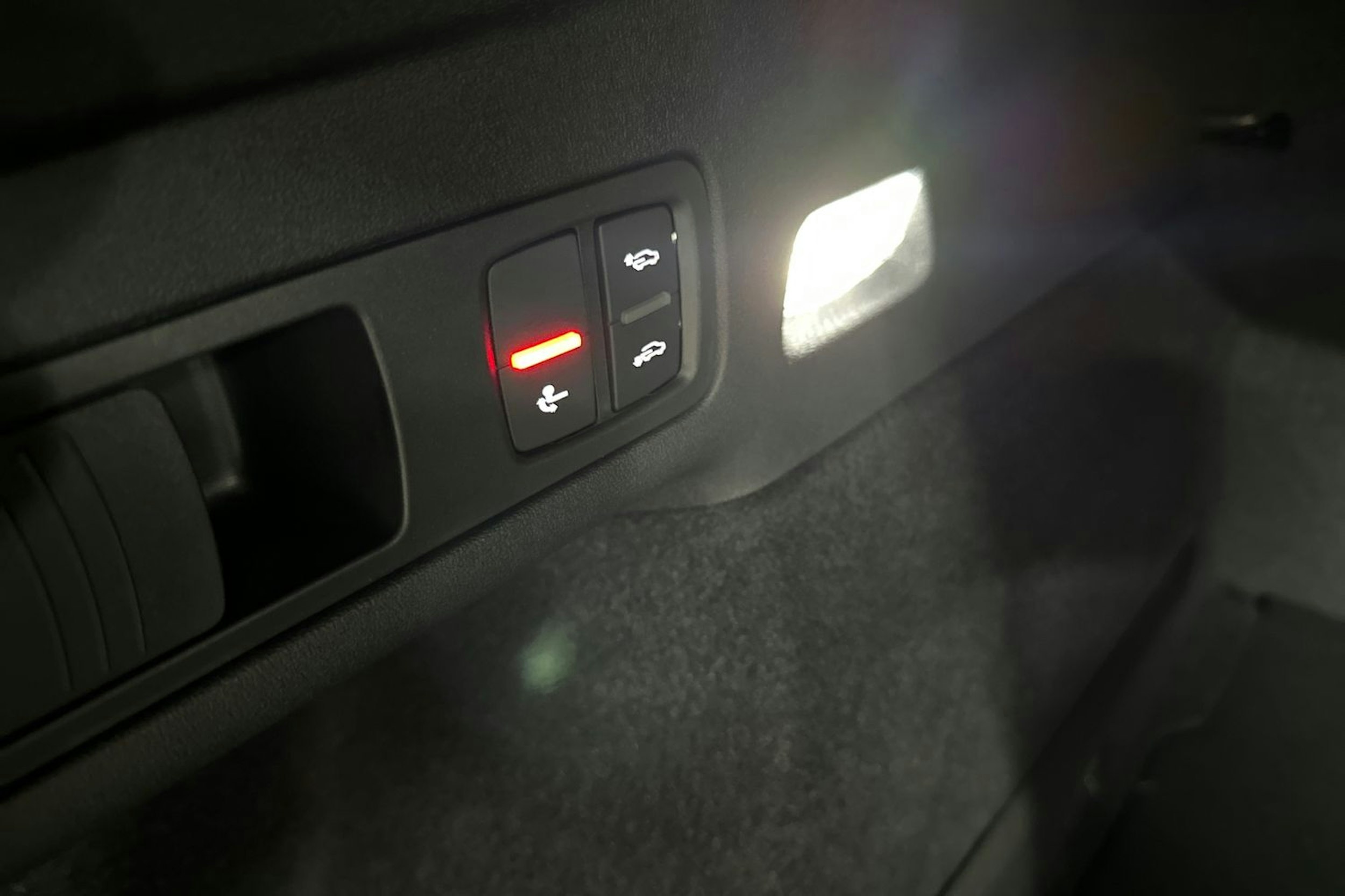 harmaa Audi Q6 e-tron 2025 kuva 29.