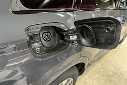 harmaa Audi Q6 e-tron 2025 kuva 33.