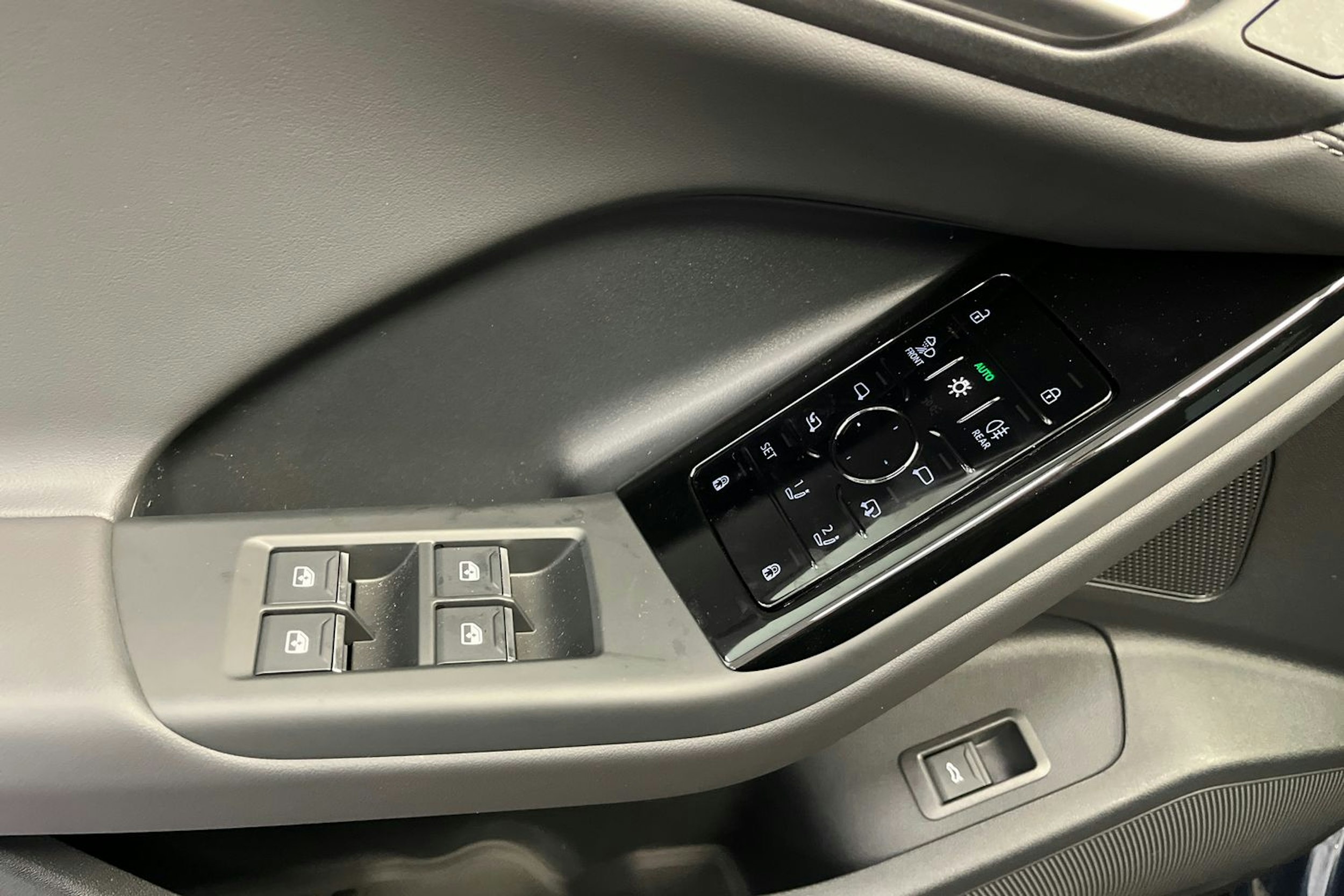 plasma sininen Audi Q6 e-tron 2026 kuva 11.