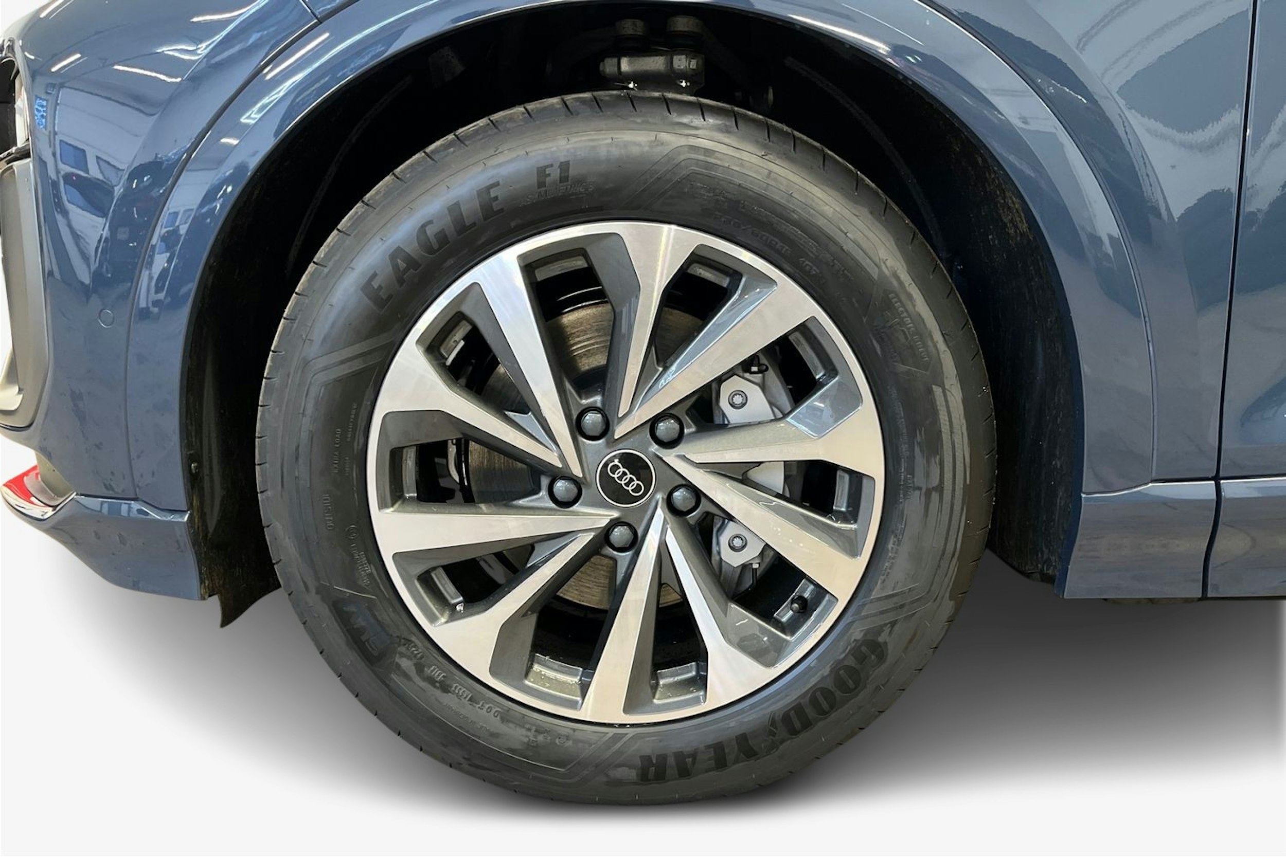 plasma sininen Audi Q6 e-tron 2026 kuva 16.