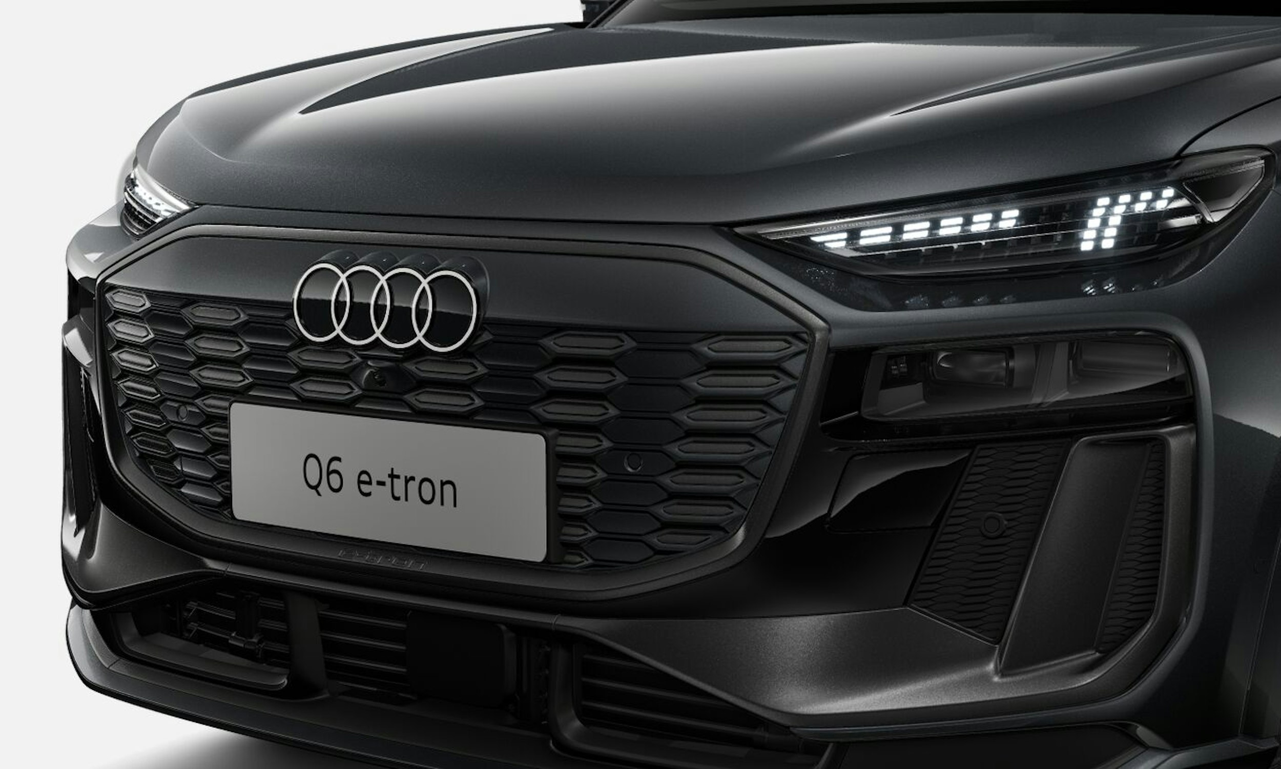 harmaa Audi Q6 e-tron 2025 kuva 6.