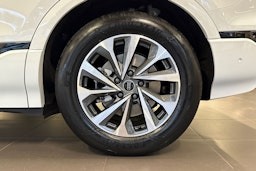 met. valkoinen Audi Q6 e-tron 2025 kuva 10.