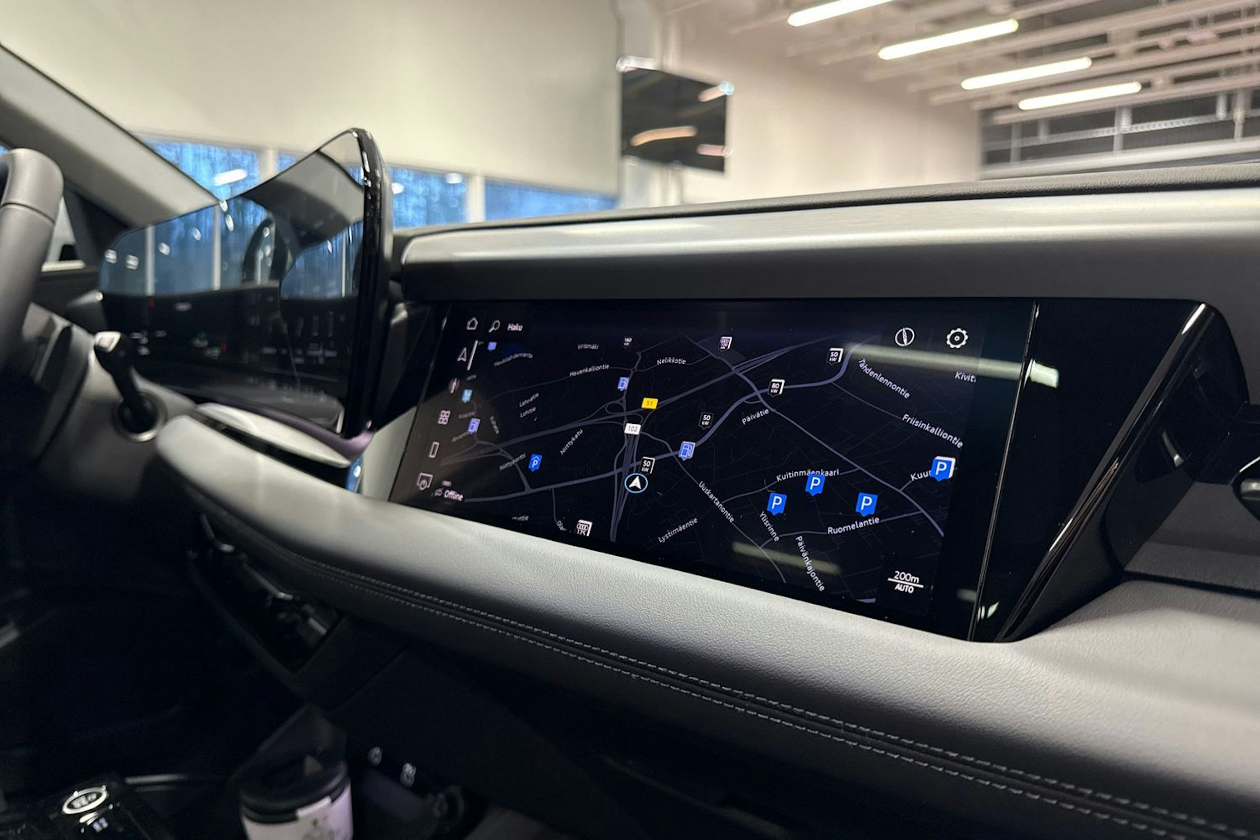 met. valkoinen Audi Q6 e-tron 2025 kuva 14.