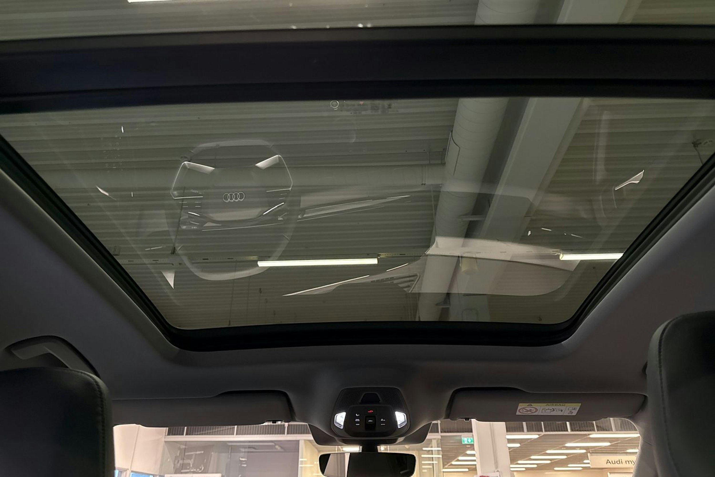 met. valkoinen Audi Q6 e-tron 2025 kuva 15.