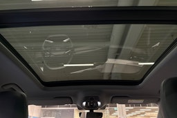 met. valkoinen Audi Q6 e-tron 2025 kuva 15.