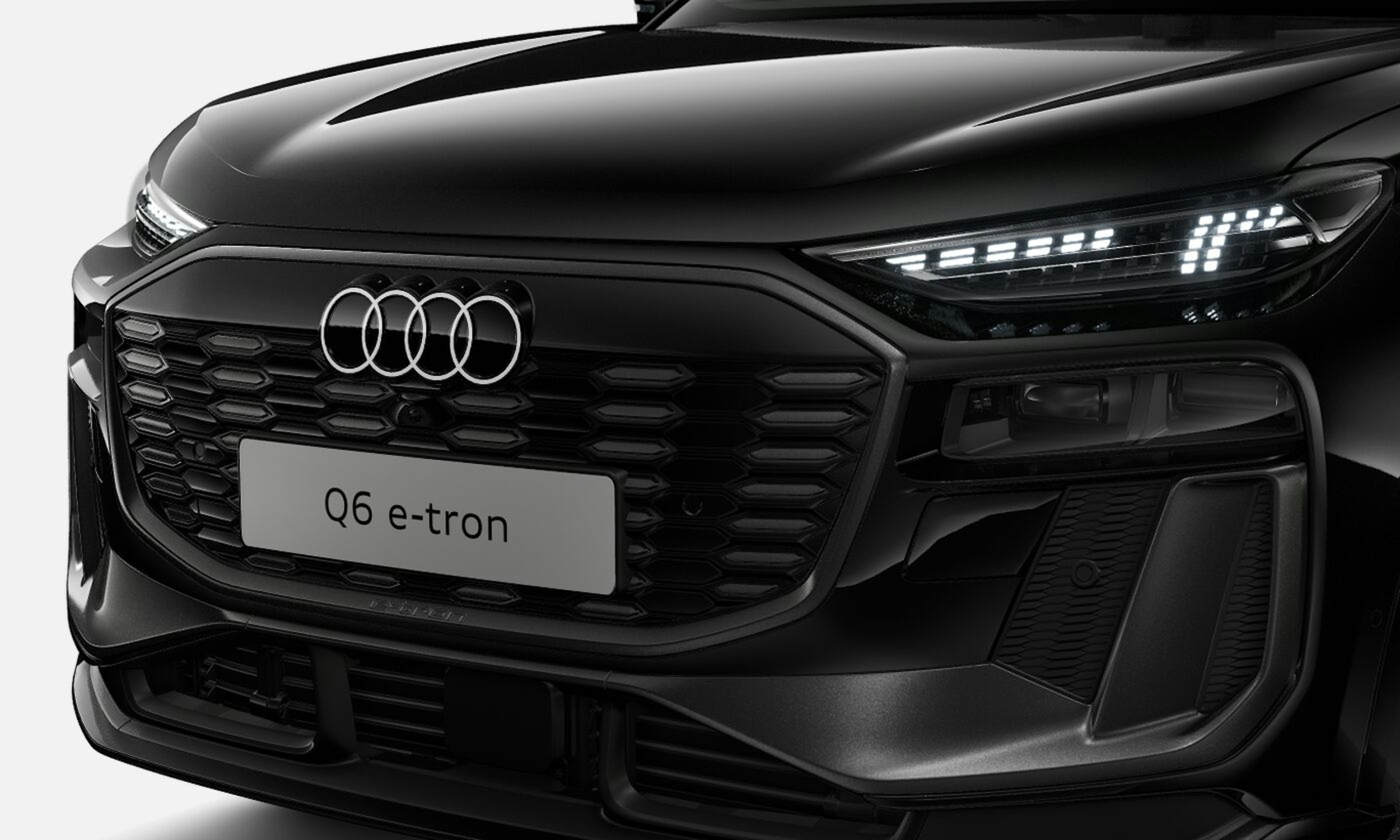musta Audi Q6 e-tron 2025 kuva 6.