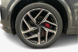 harmaa Audi Q6 e-tron 2025 kuva 9.