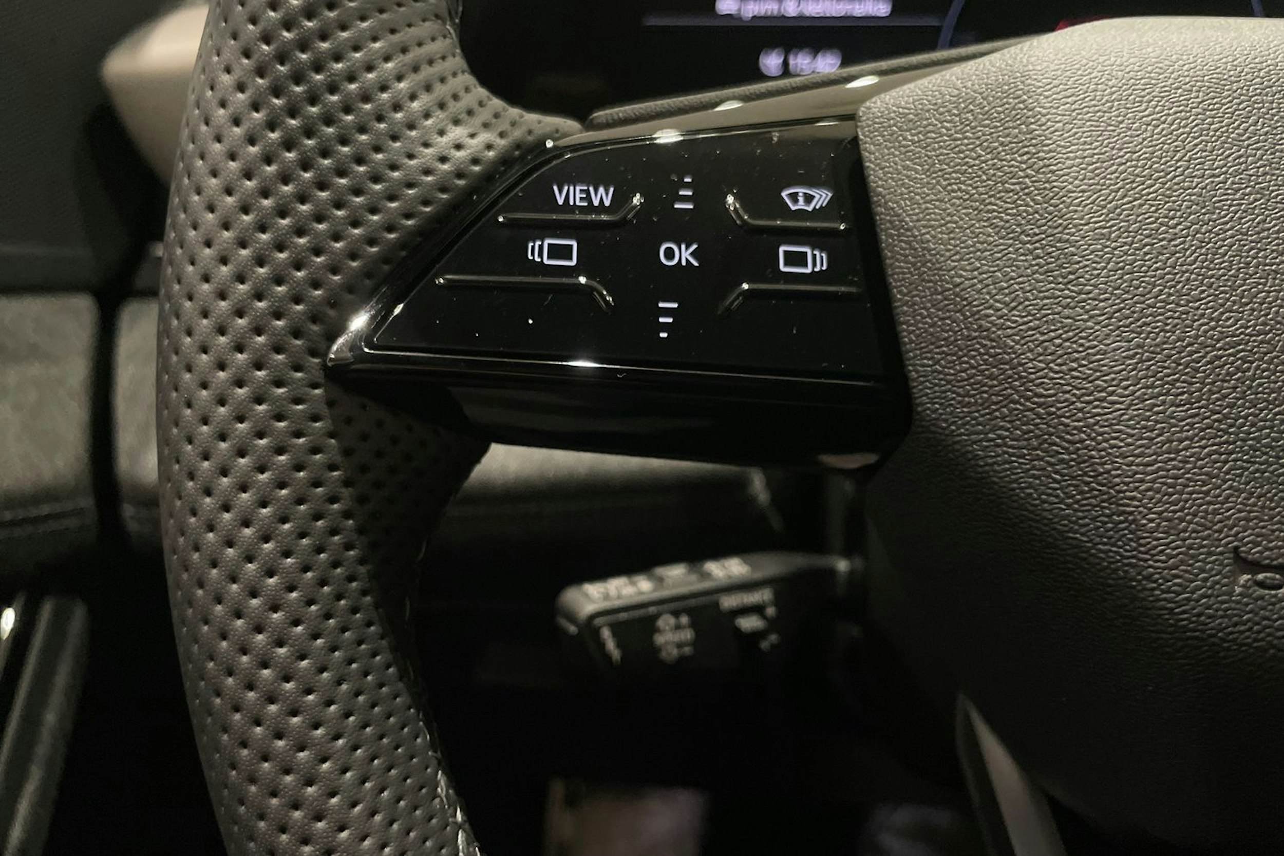 harmaa Audi Q6 e-tron 2025 kuva 12.