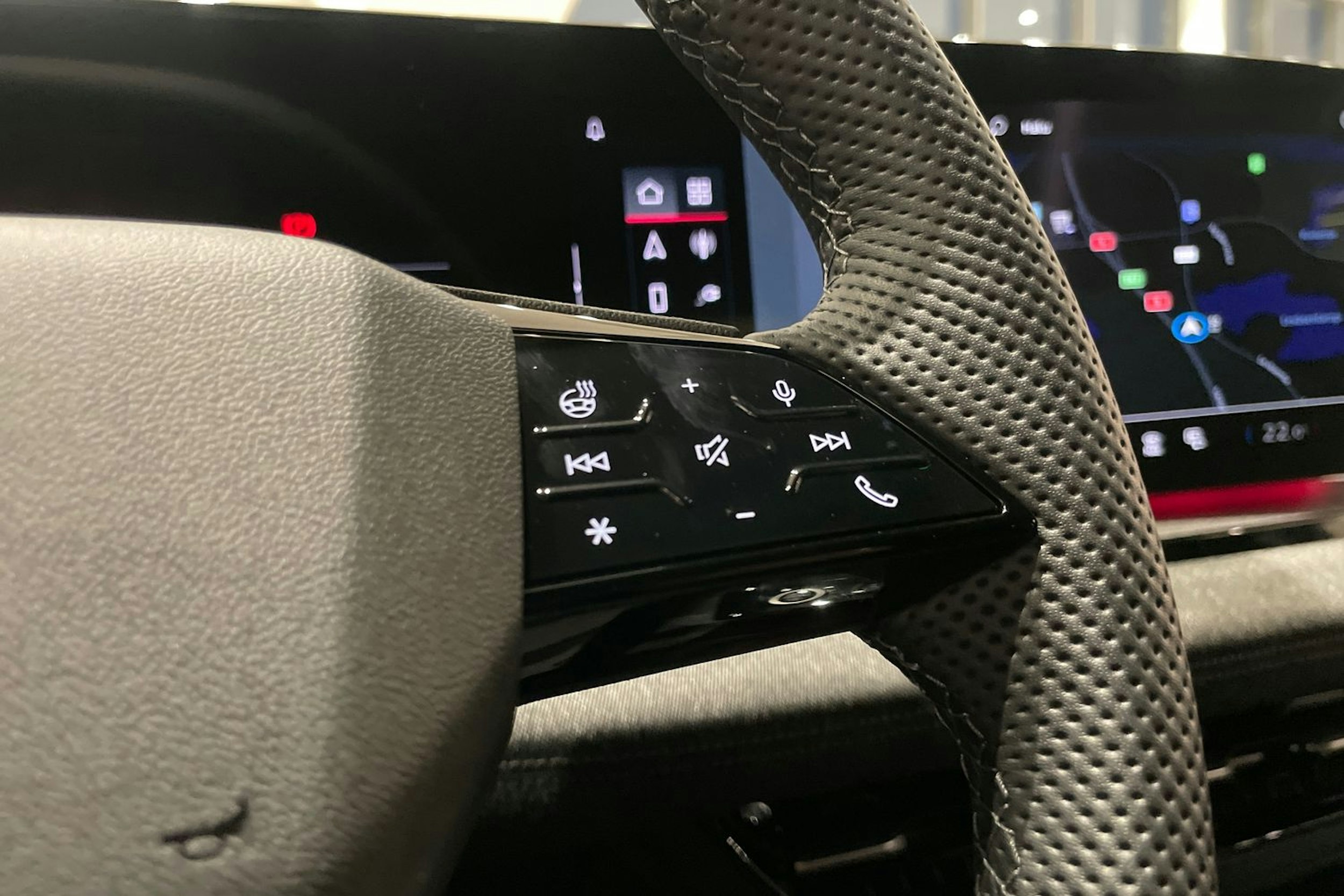 harmaa Audi Q6 e-tron 2025 kuva 13.