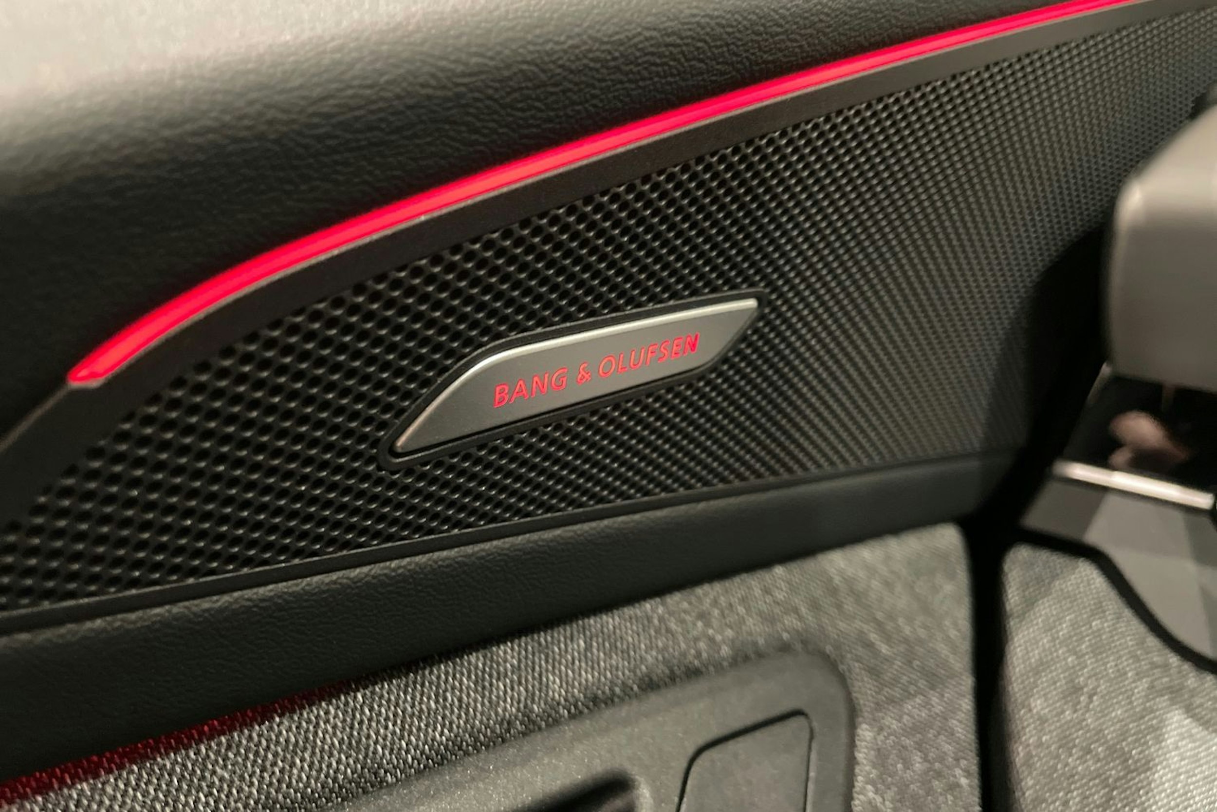 harmaa Audi Q6 e-tron 2025 kuva 17.