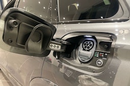 harmaa Audi Q6 e-tron 2025 kuva 22.