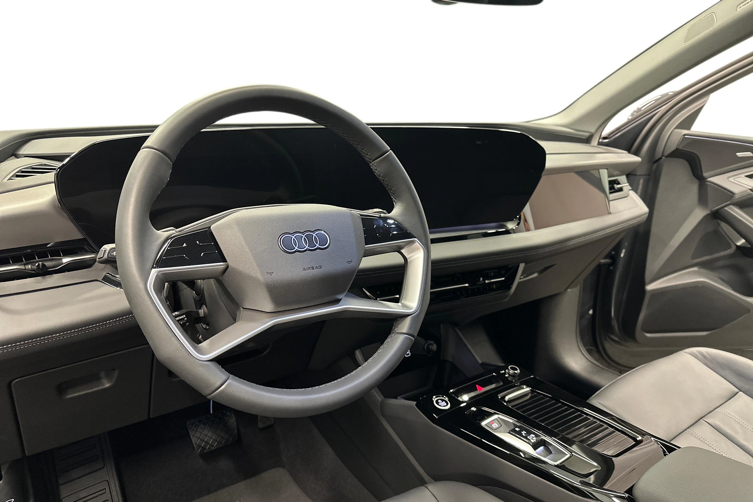 harmaa Audi Q6 e-tron 2025 kuva 6.