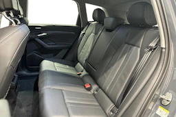 harmaa Audi Q6 e-tron 2025 kuva 8.
