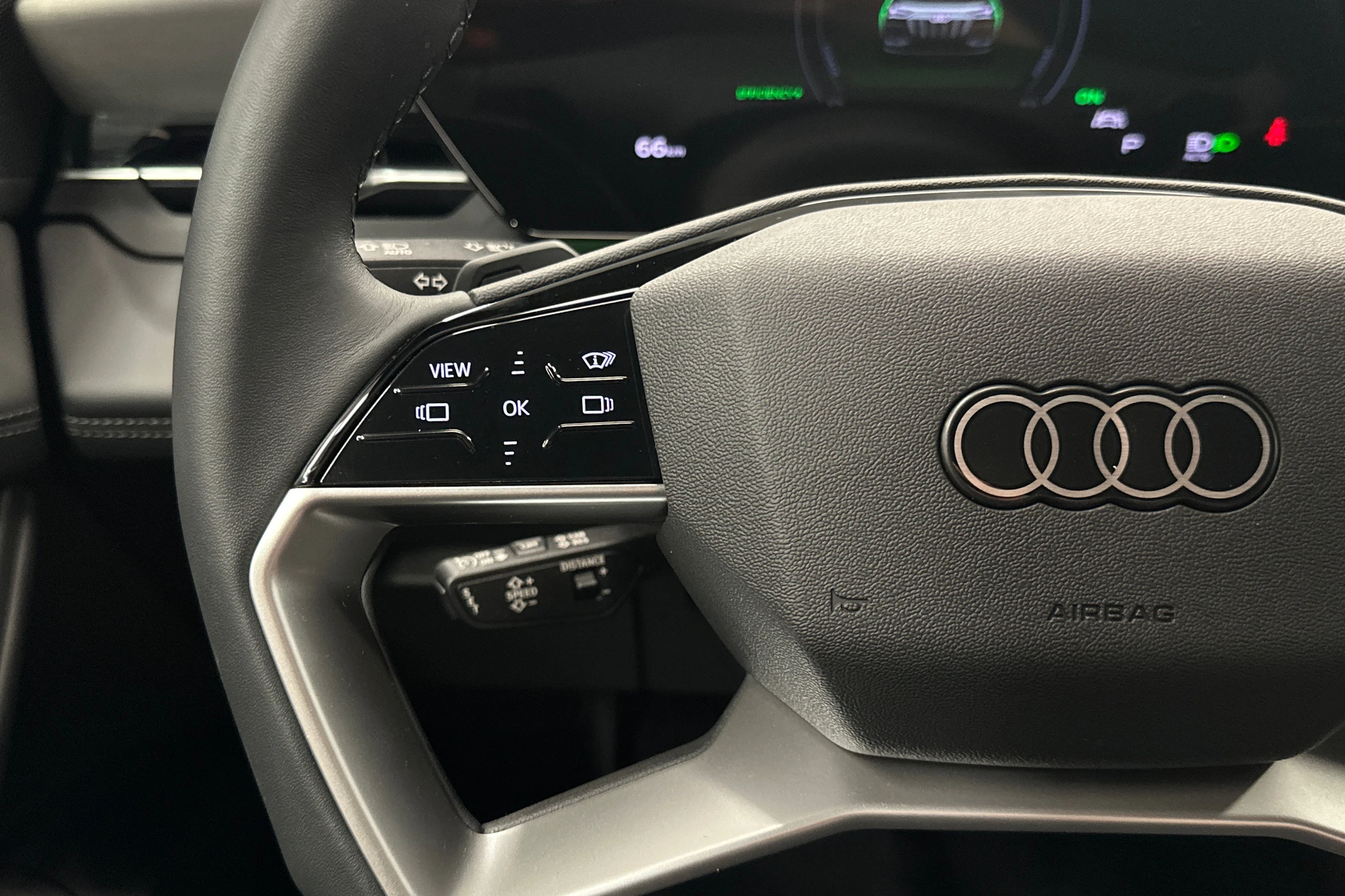 harmaa Audi Q6 e-tron 2025 kuva 11.