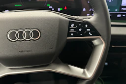 harmaa Audi Q6 e-tron 2025 kuva 12.